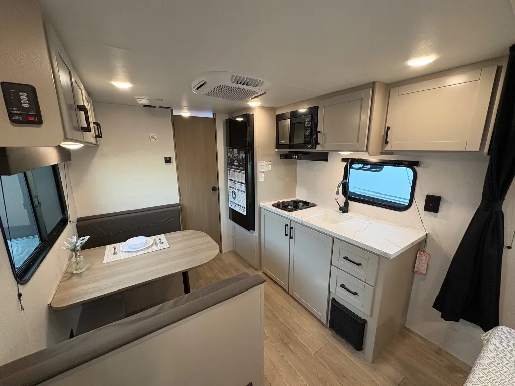 2027 Jayco Jay Flight 175FQ, Photos photo 8