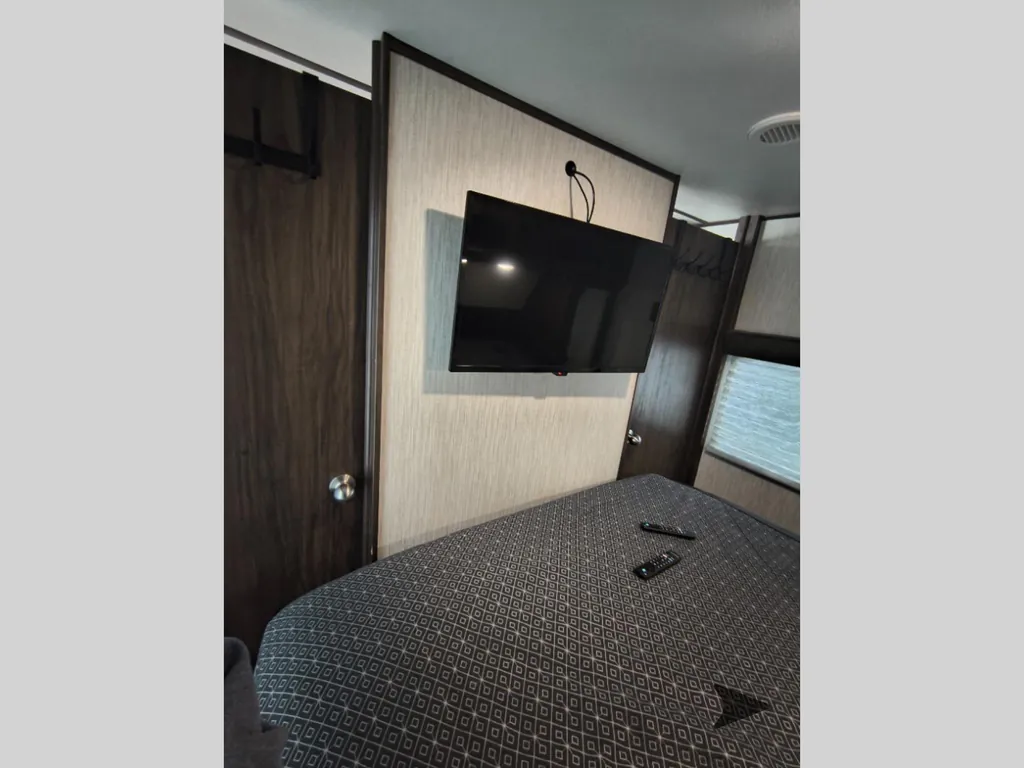 2019 Forest River Cherokee Alpha Wolf 26DBH-L, Photos photo 36