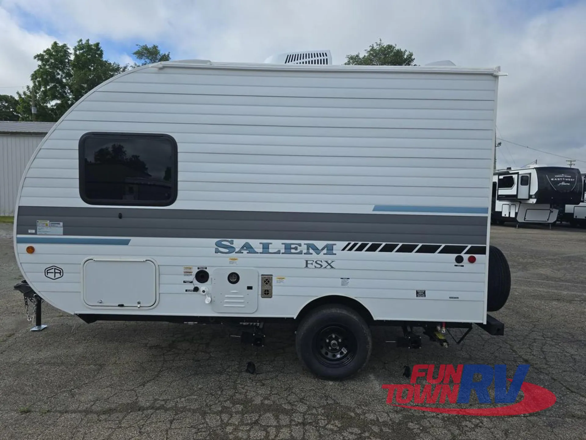 2027 Forest River Salem FSX 135ICE — Photo 6