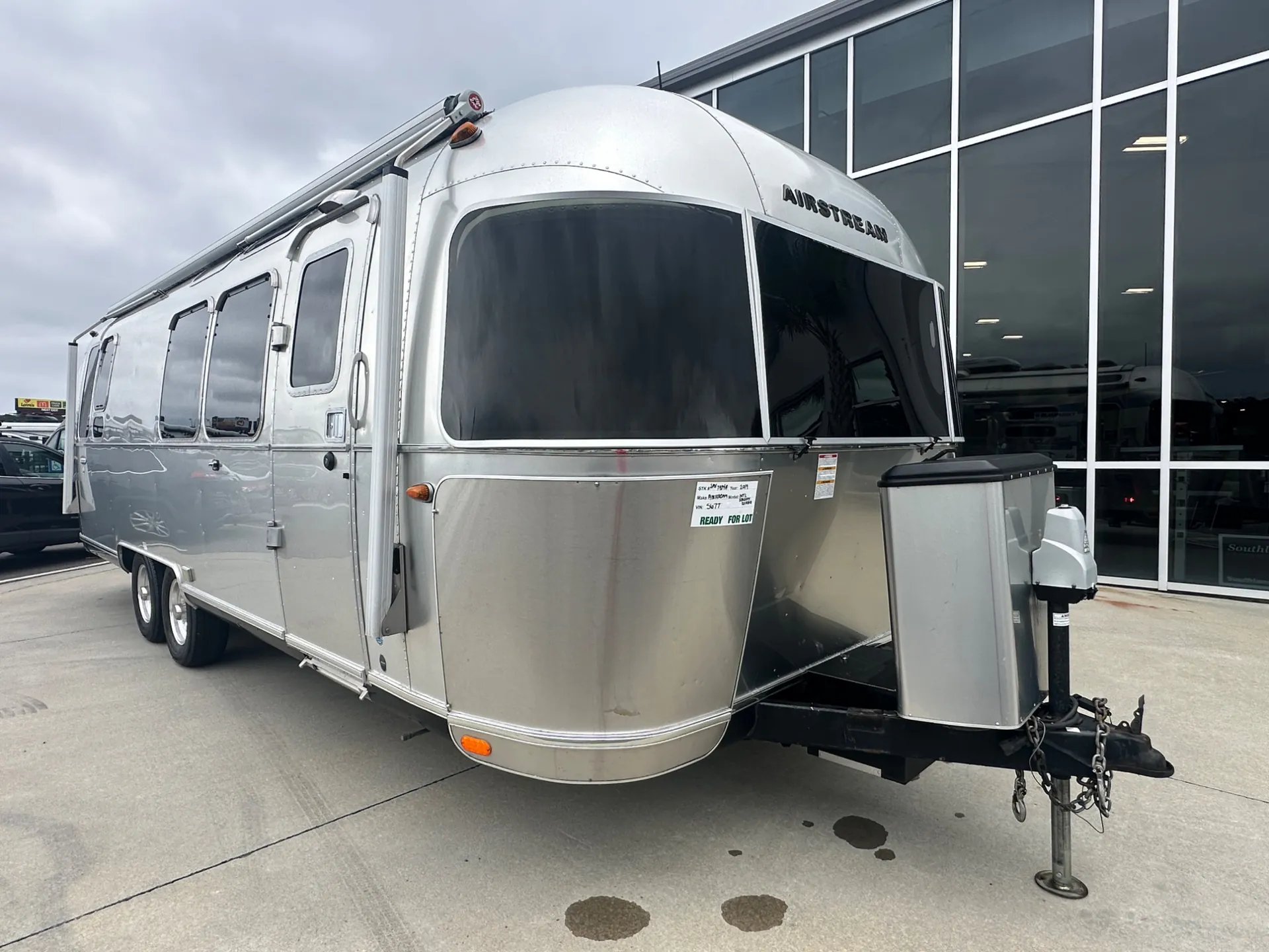 2019 Airstream International Serenity 28RB - Photo 2
