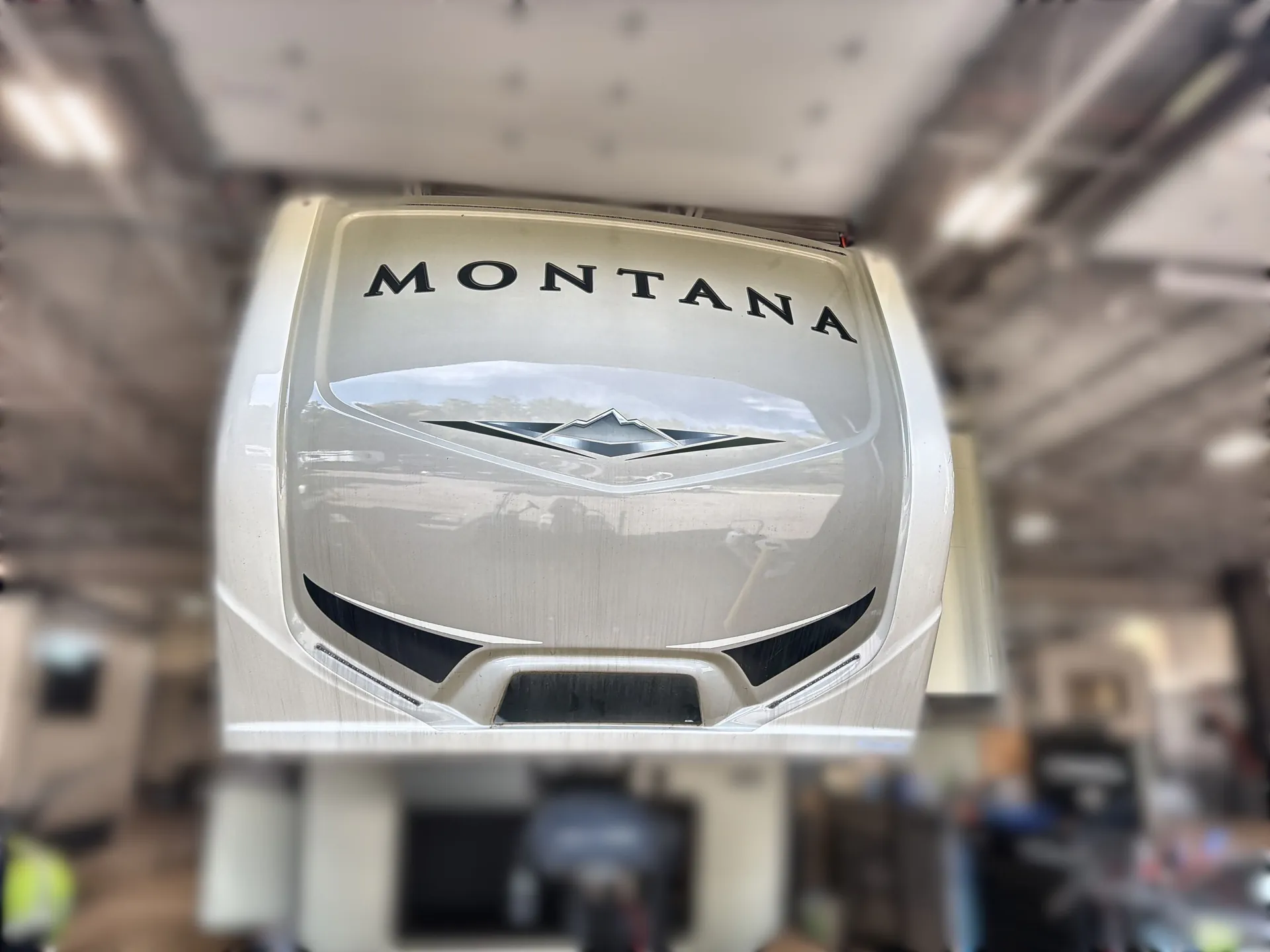 2018 Keystone Montana 3121RL - Photo 2