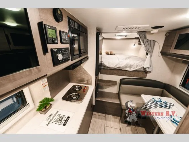 2026 Lance Lance Truck Campers 825 - Photo 3