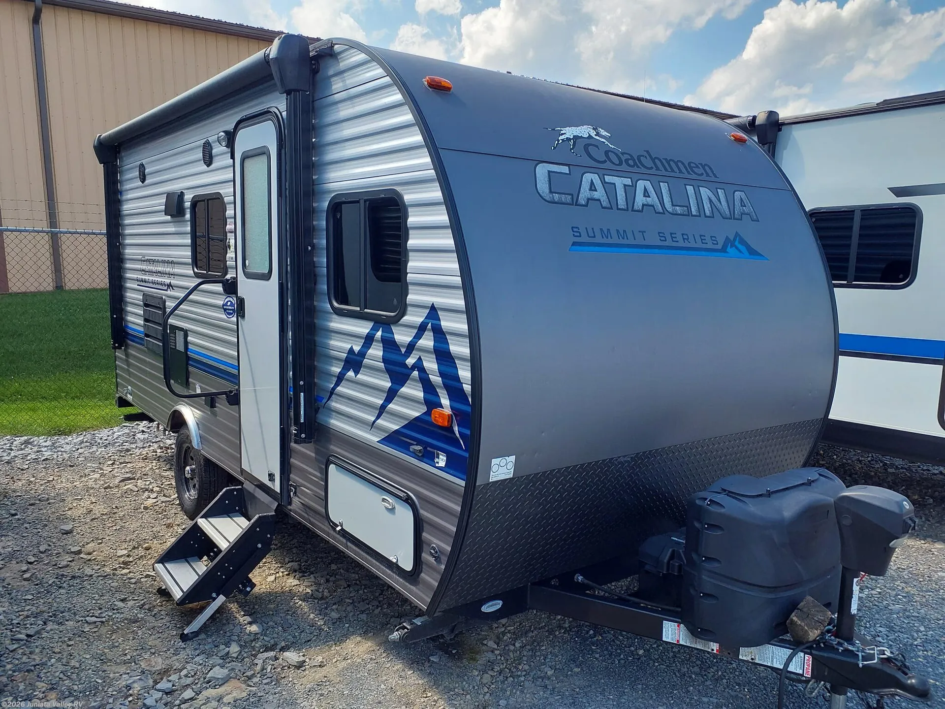 2020 Coachmen Catalina Summit 172BH - Photo 2