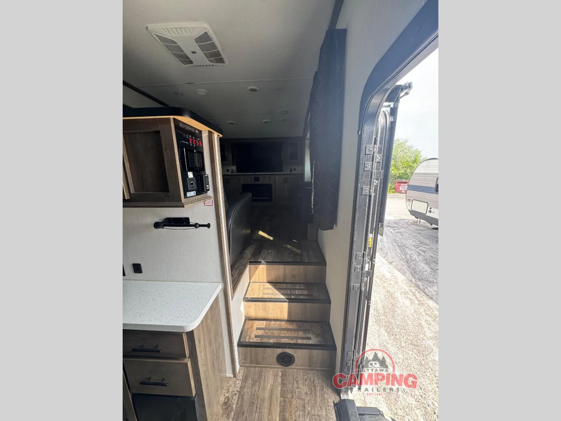 2023 Forest River Sabre 37FLH — Photo 6