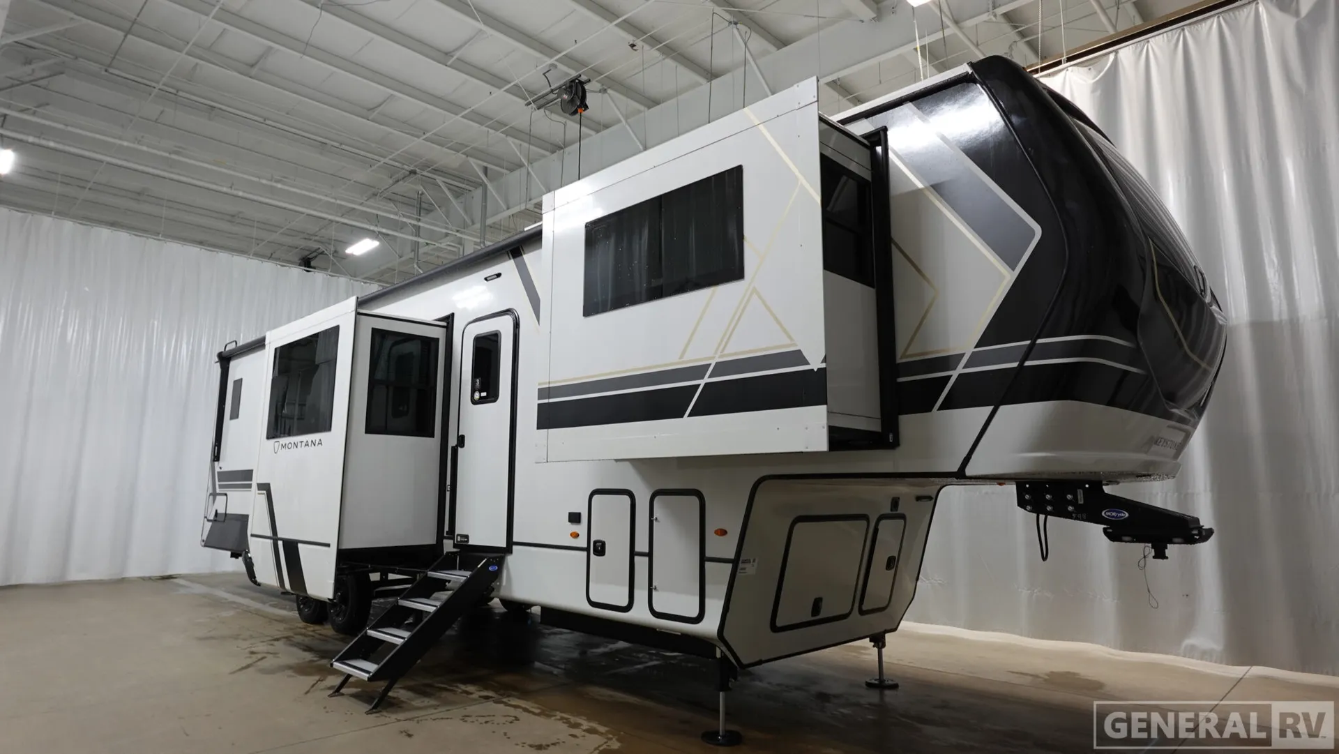 2026 Keystone Montana 3761FL - Photo 2