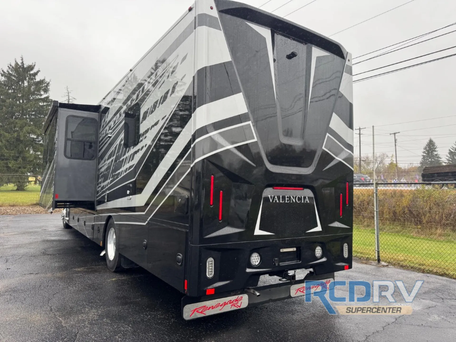 2023 Renegade RV Valencia 38RB - Photo 4