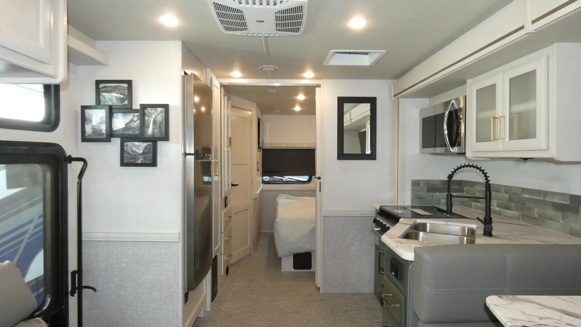 2026 Holiday Rambler Admiral 28A - Photo 3