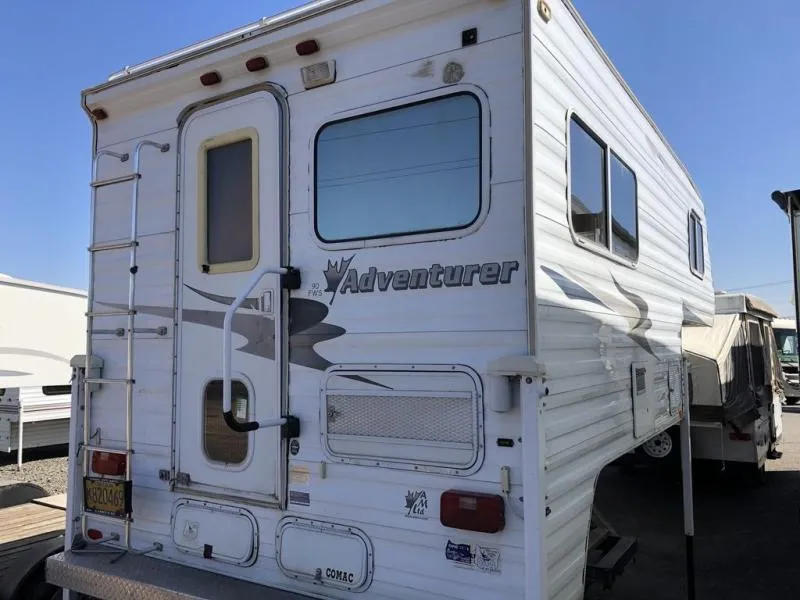 2005 Adventurer Adventurer 90FWS - Photo 2