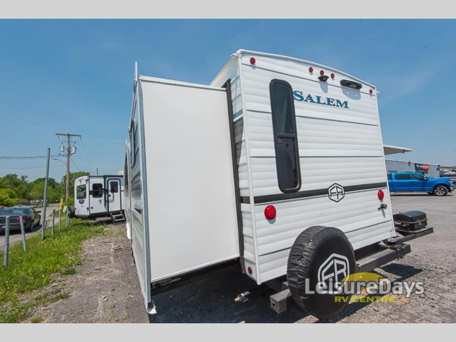 2025 Forest River Salem 33TS - Photo 4