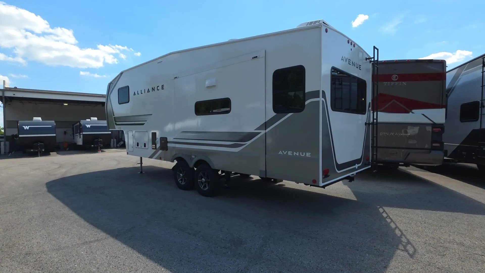 2027 Alliance RV Avenue All-Access 25RL - Photo 2