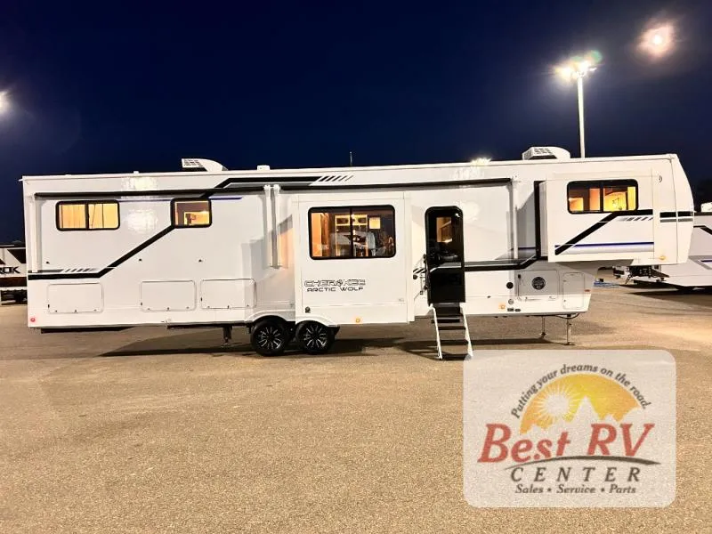 2026 Forest River Cherokee Arctic Wolf 3950SUITE - Photo 3