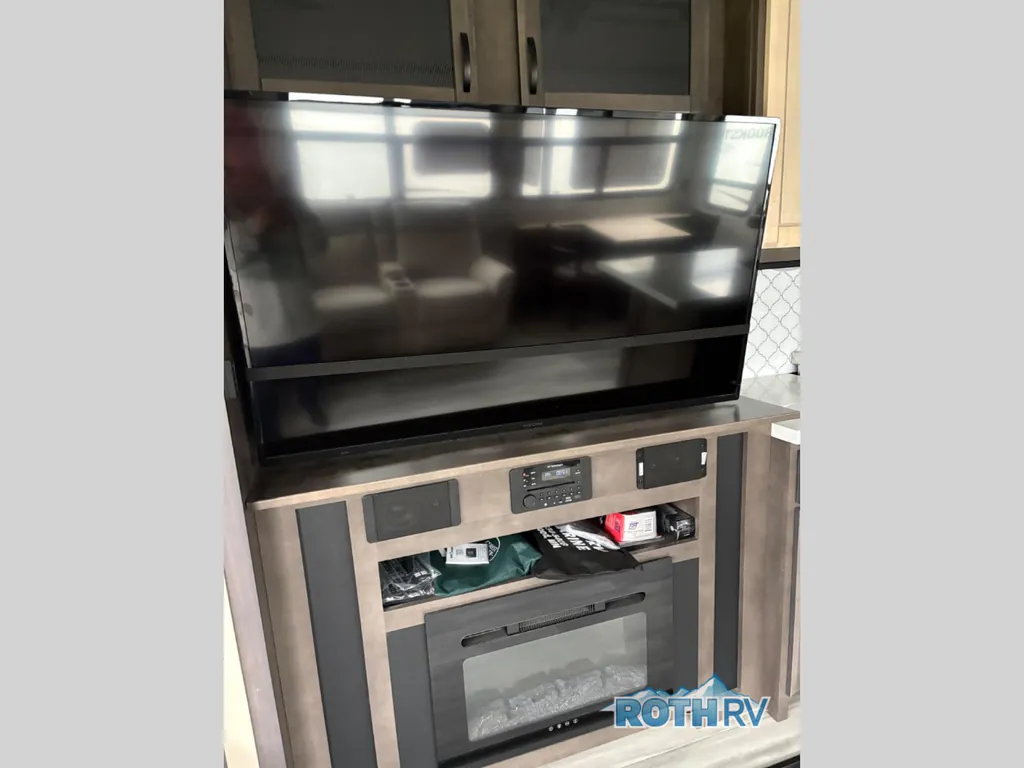 2022 Forest River Cedar Creek Champagne Edition 38EL, Photos photo 11