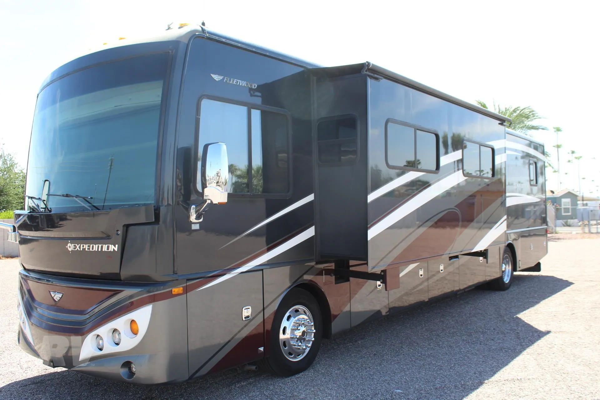 2014 Fleetwood Expedition 40X - Photo 2