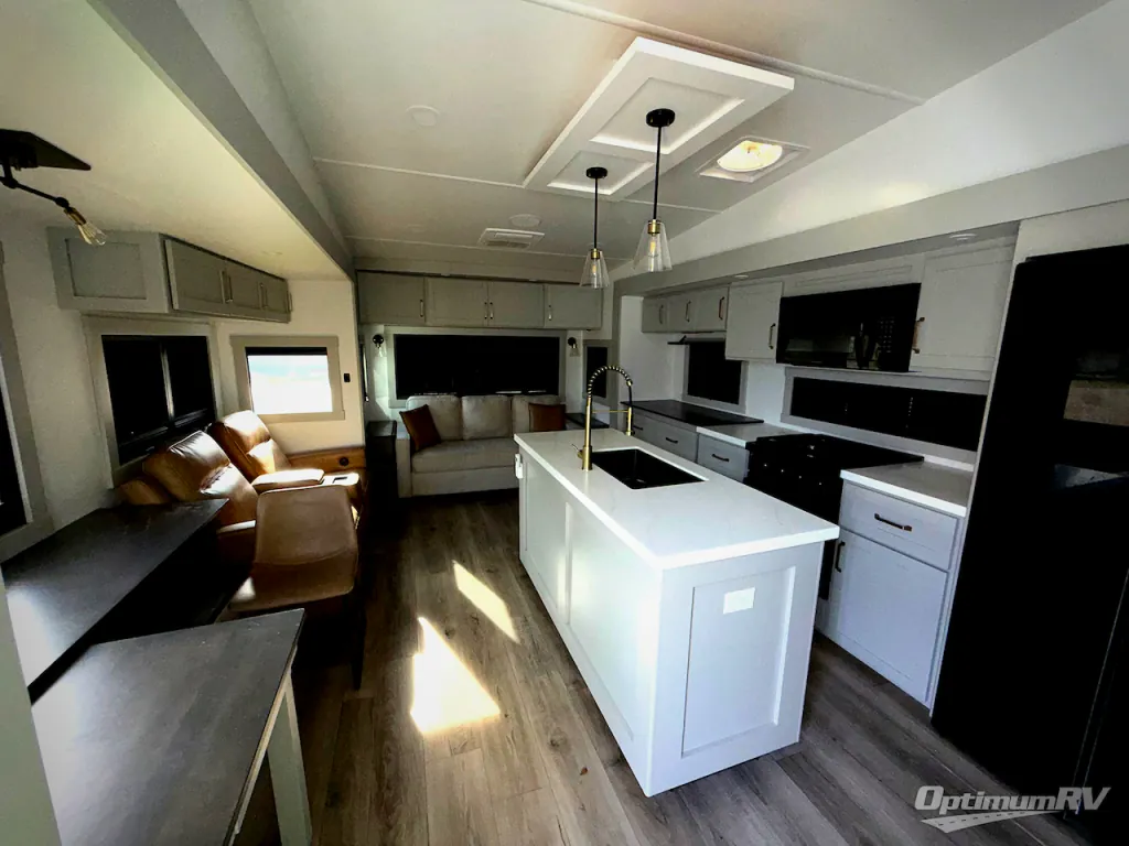 2025 Brinkley Model Z 3100, Photos photo 5
