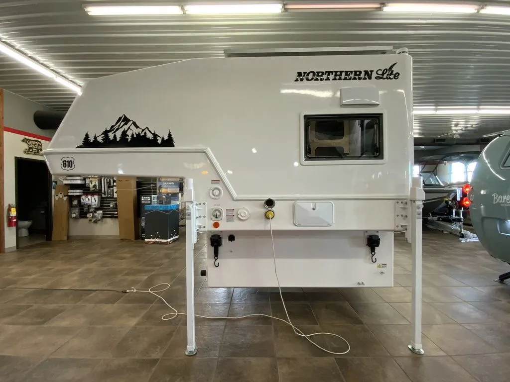 2026 Northern Lite Truck Camper Half-Ton 610 - Photo 3