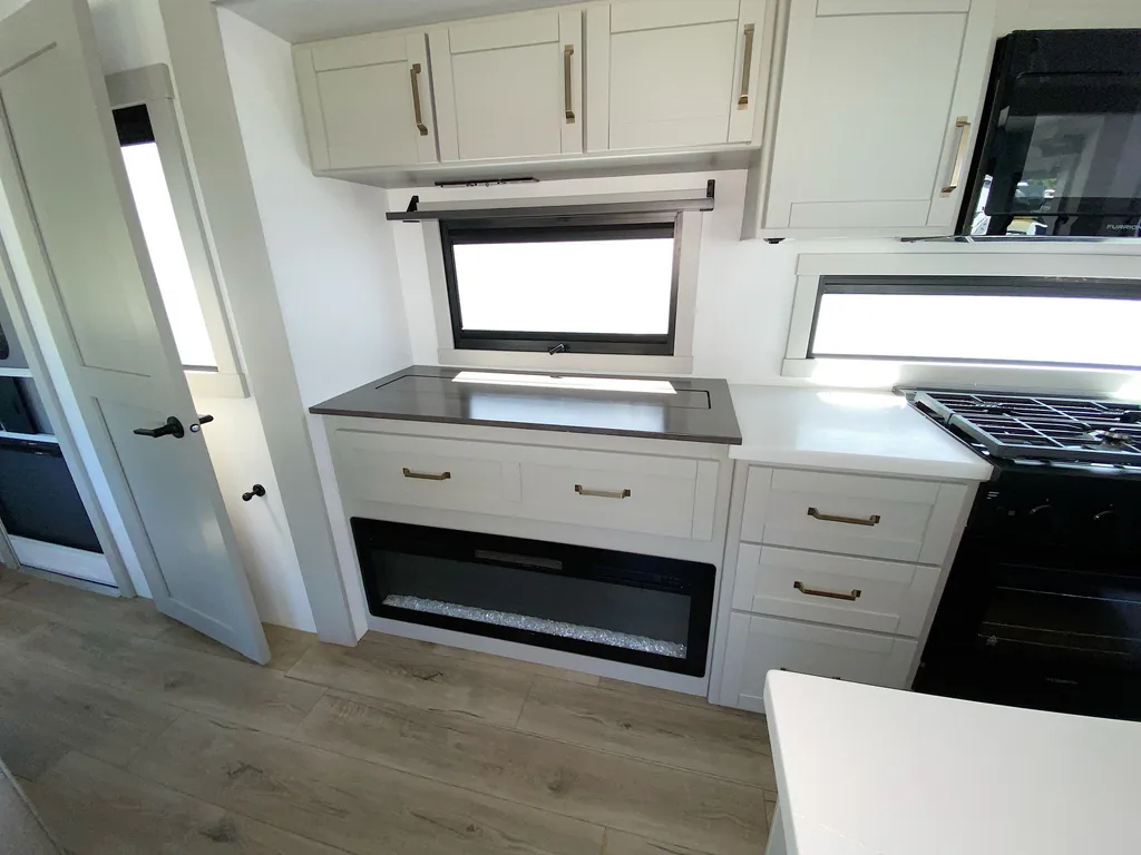 2025 Brinkley Model Z 3515, Photos photo 13