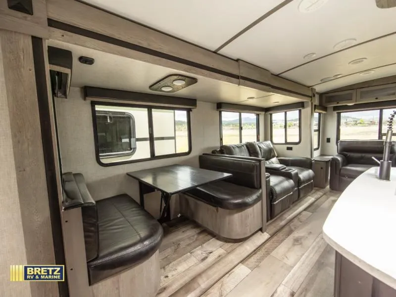 2020 Keystone Outback 328RL - Photo 4