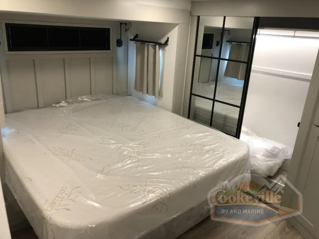 2026 Brinkley Model G 4100, Photos photo 20