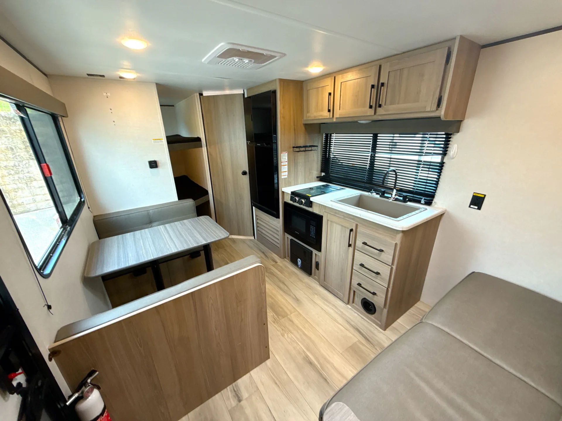 2025 Keystone Coleman 23B — living area main