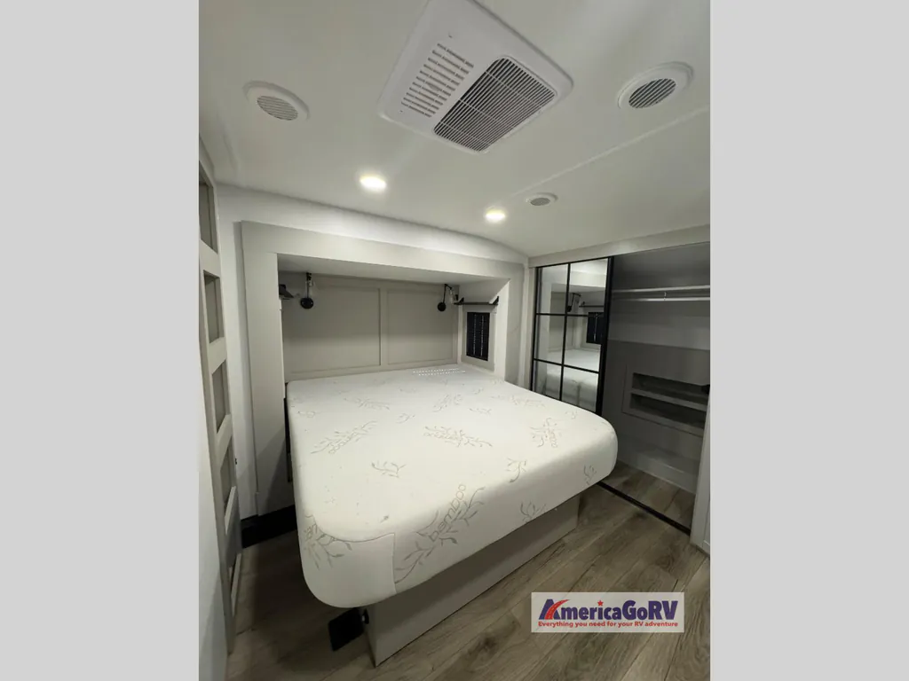 2025 Brinkley Model Z 3610, Photos photo 29