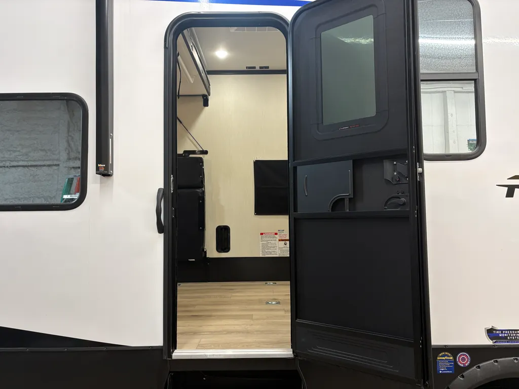 2026 Forest River Vengeance Rogue Armored 32L132, Photos photo 13
