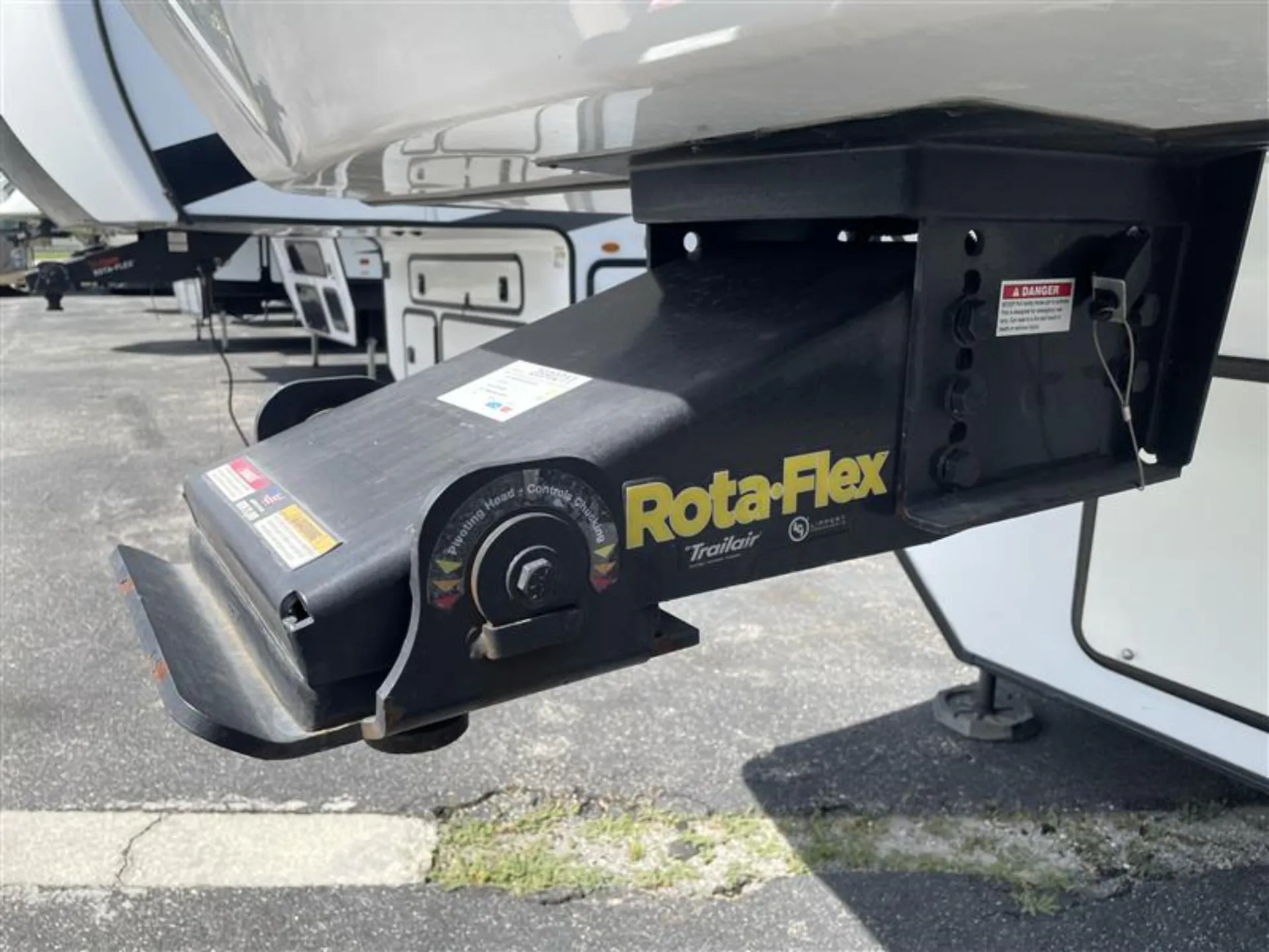 2021 Alliance RV Paradigm 365RD - Photo 3