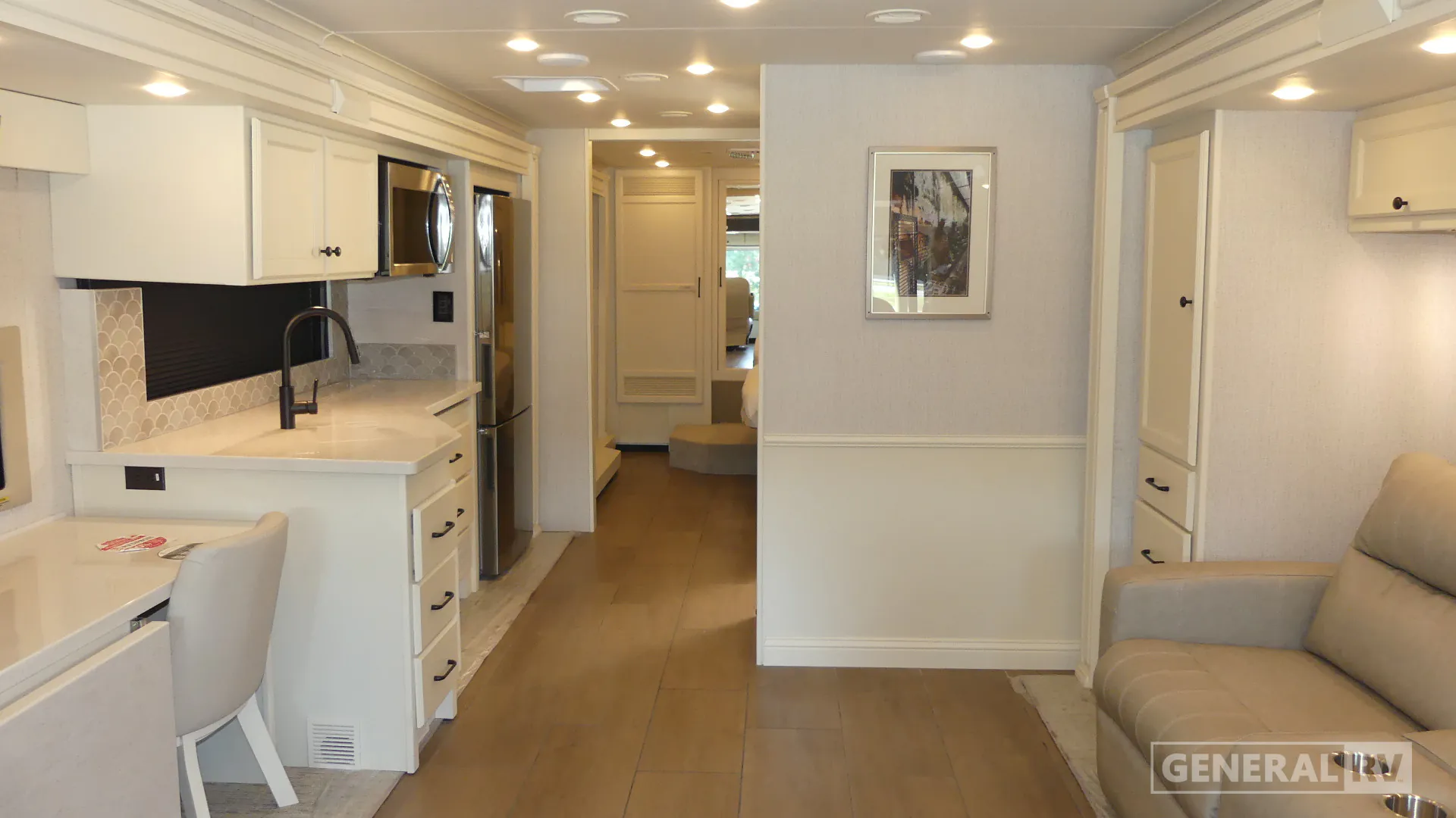 2026 Tiffin Byway 33 FL - Photo 3