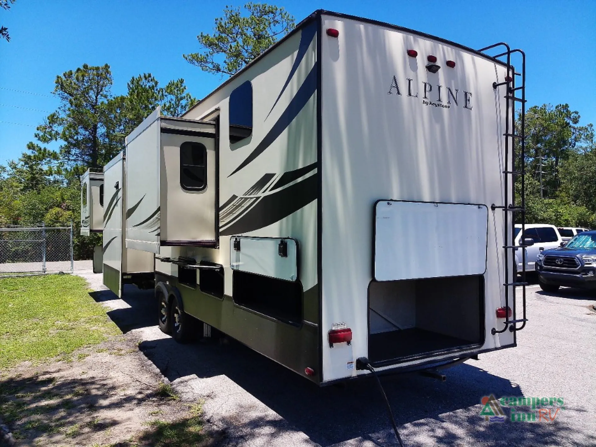 2019 Keystone Alpine 3701FL - Photo 4