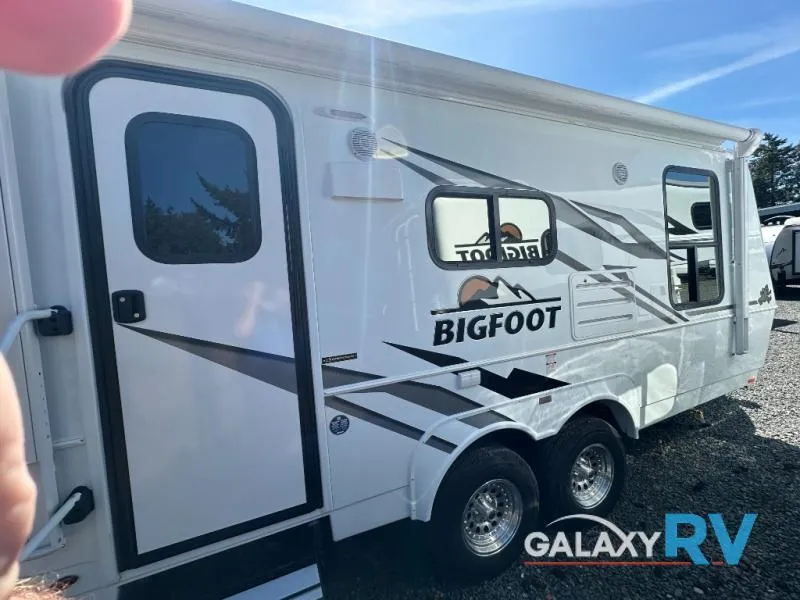 2026 Bigfoot Industries Bigfoot 2500 Series 21FB - Photo 2