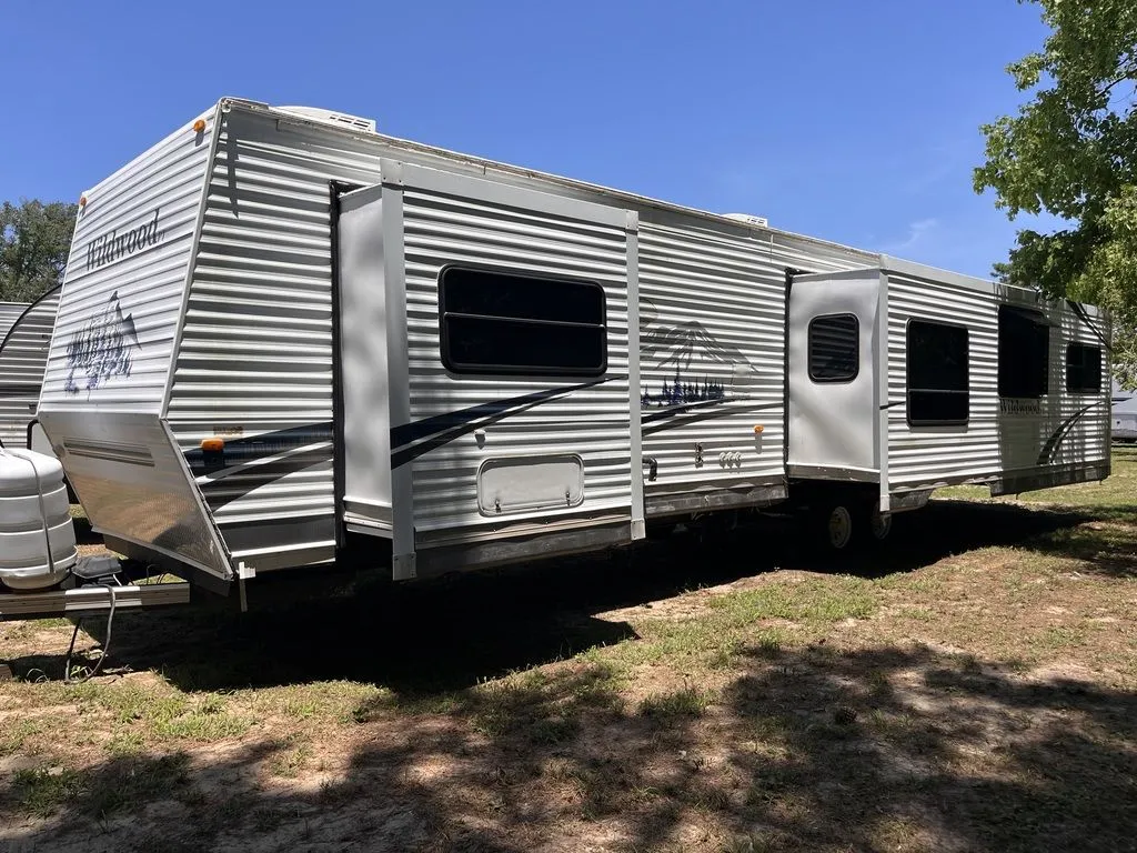 2007 Forest River WILDWOOD 392RLDS - Main photo