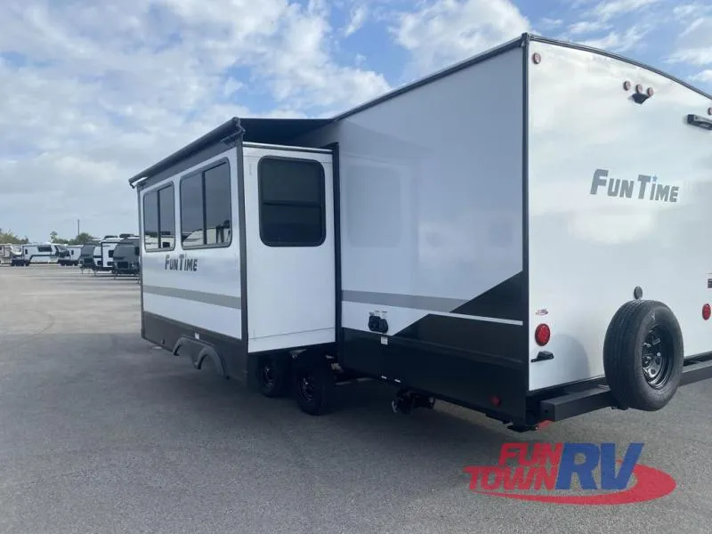 2026 CrossRoads RV Fun Time 27BH - Photo 4