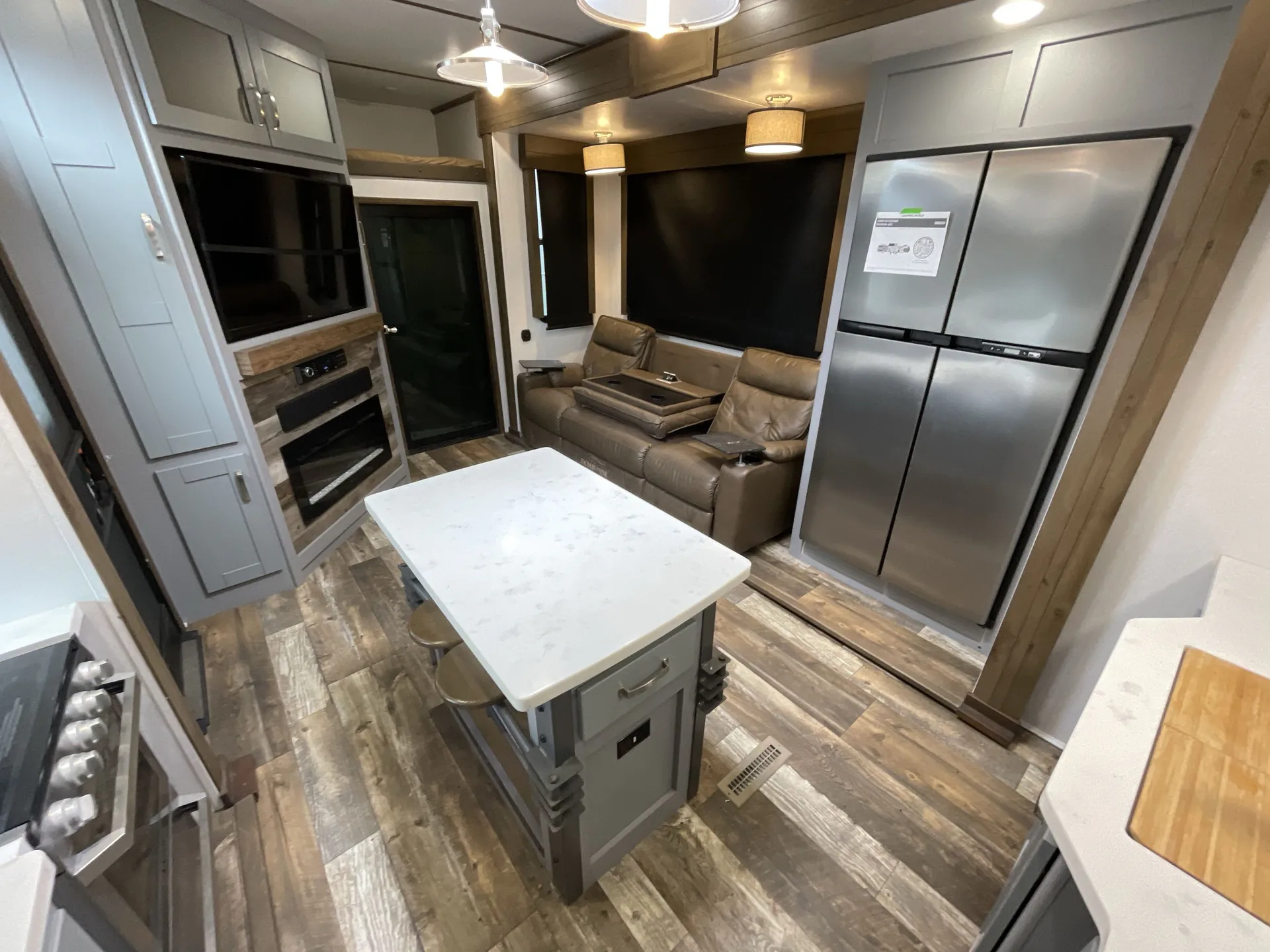 2020 Keystone Fuzion 427 — living area main