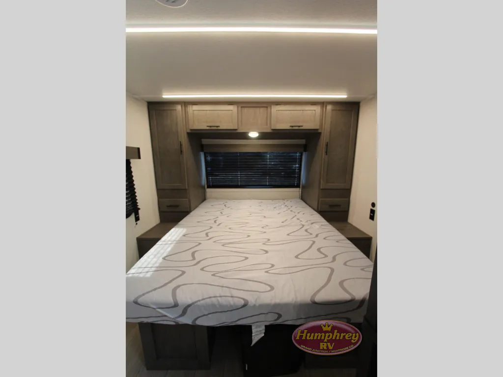2026 Forest River Cherokee Alpha Wolf 33BH, Photos photo 36