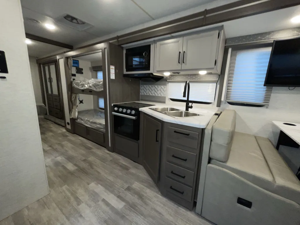 2024 Thor Motor Coach Freedom Traveler A32, Photos photo 10