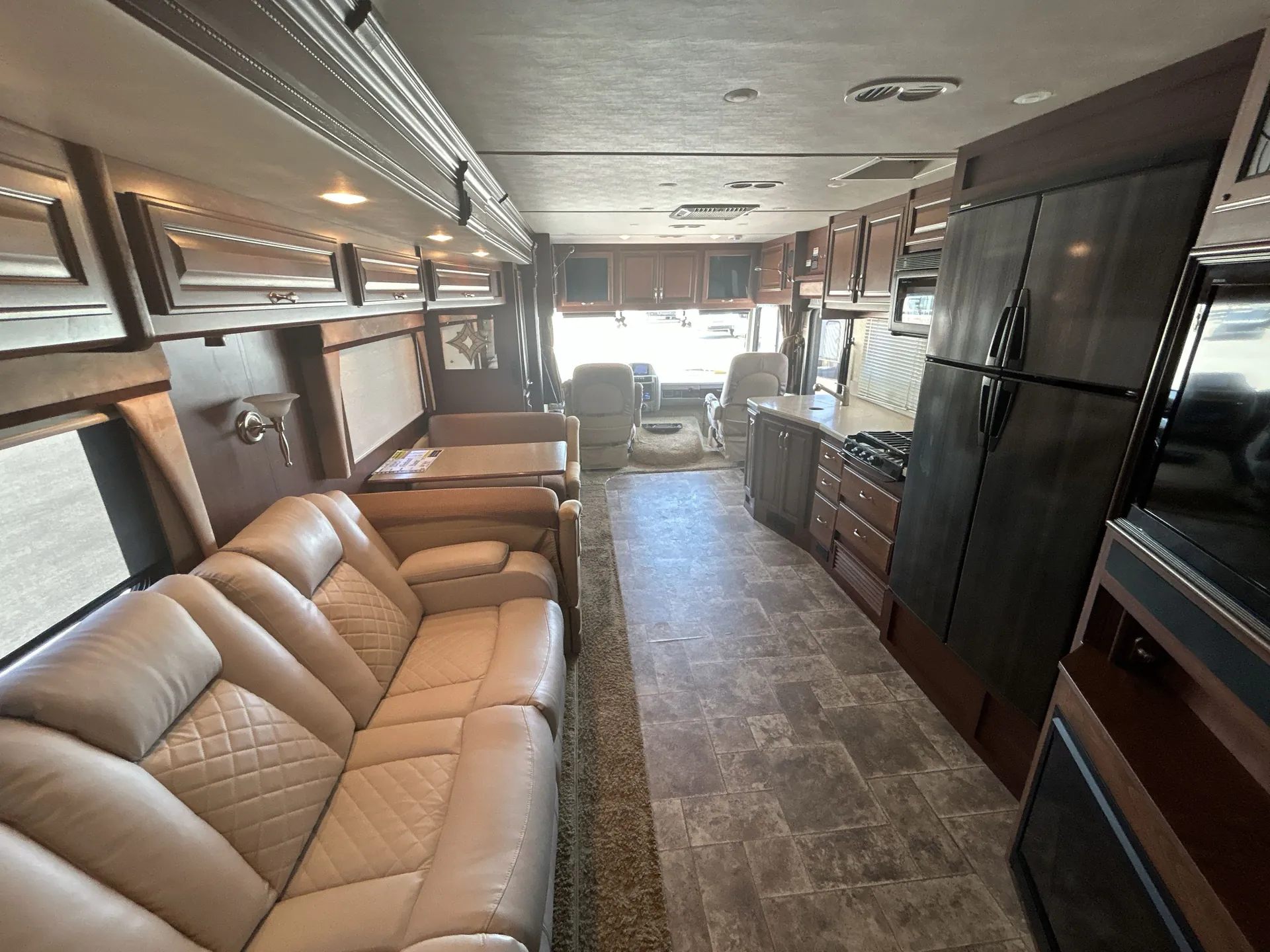 2013 Fleetwood Bounder 33C — living area main