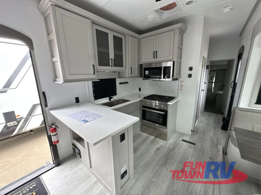 2026 Keystone Montana High Country 377FL, Photos photo 15