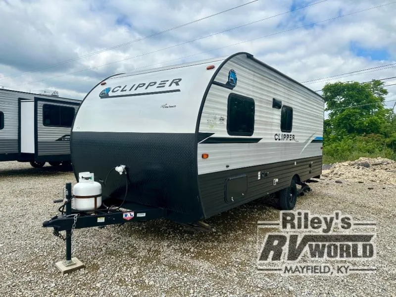 2022 Coachmen Clipper Ultra-Lite 182DBU - Photo 3