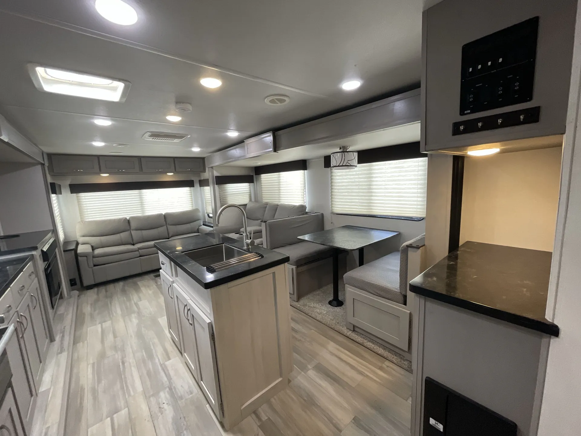 2023 Prime Time Tracer 29RLS — living area main