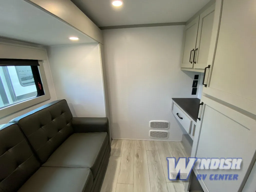 2026 Keystone Montana 385BR, Photos photo 23
