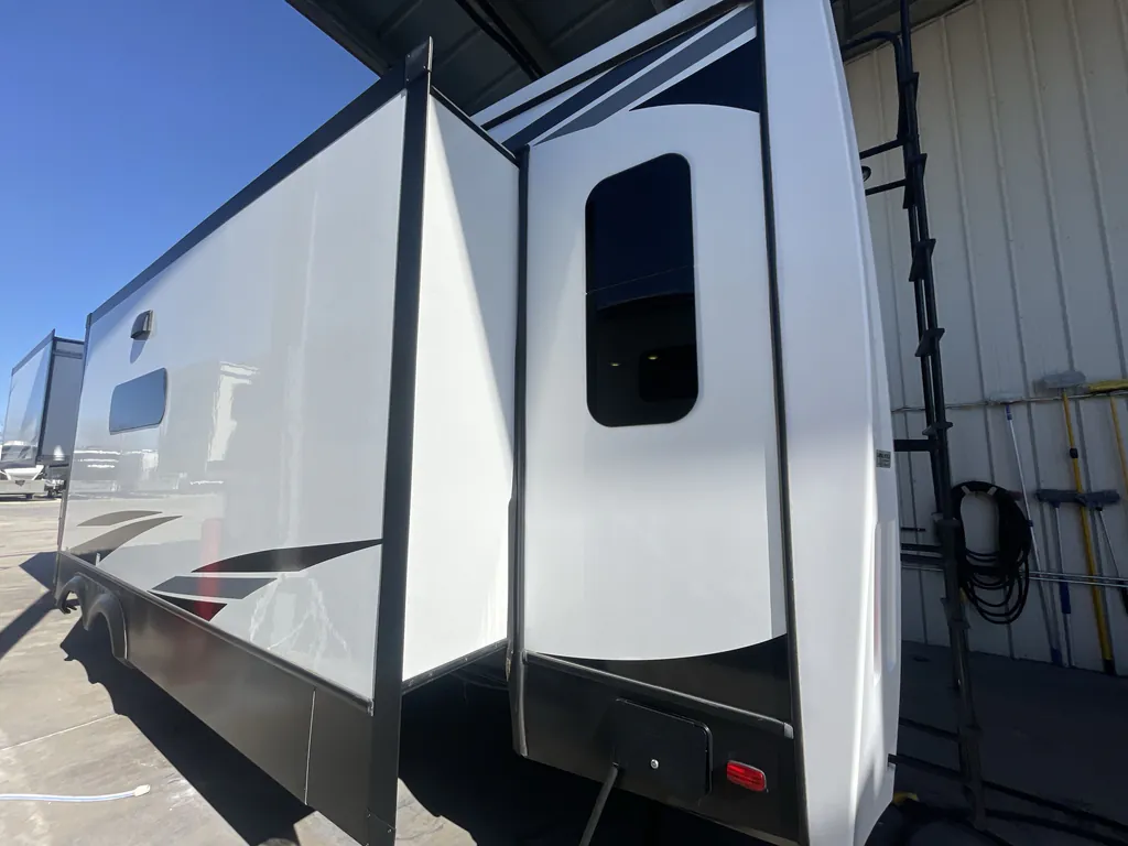 2022 Forest River Cardinal Luxury 380RLX, Photos photo 47