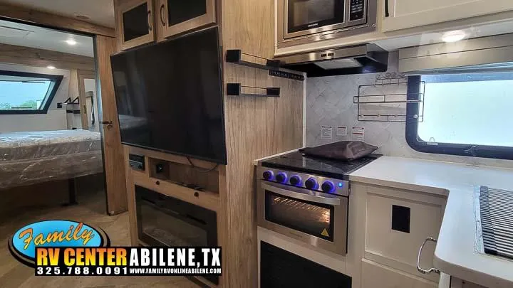 2022 Palomino Solaire 242RBS - Photo 3