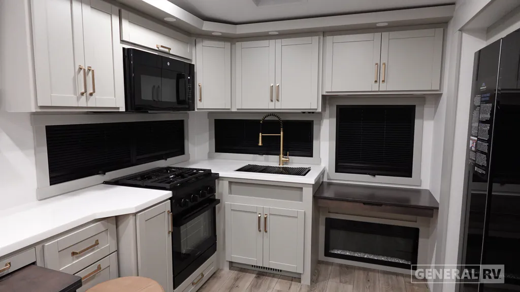 2026 Brinkley Model Z 2680, Photos photo 25