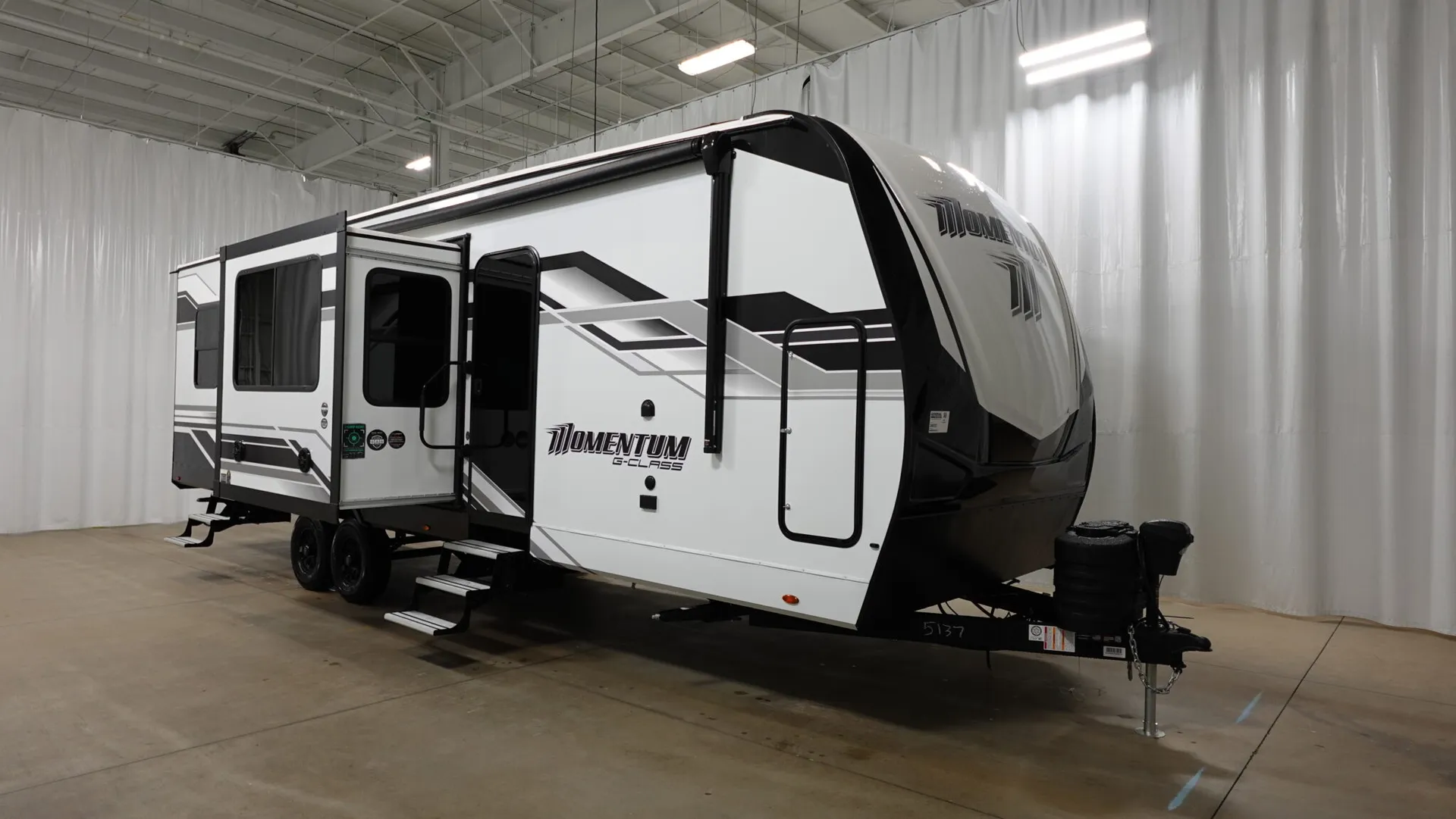 2026 Grand Design Momentum G-Class 31G - Photo 2