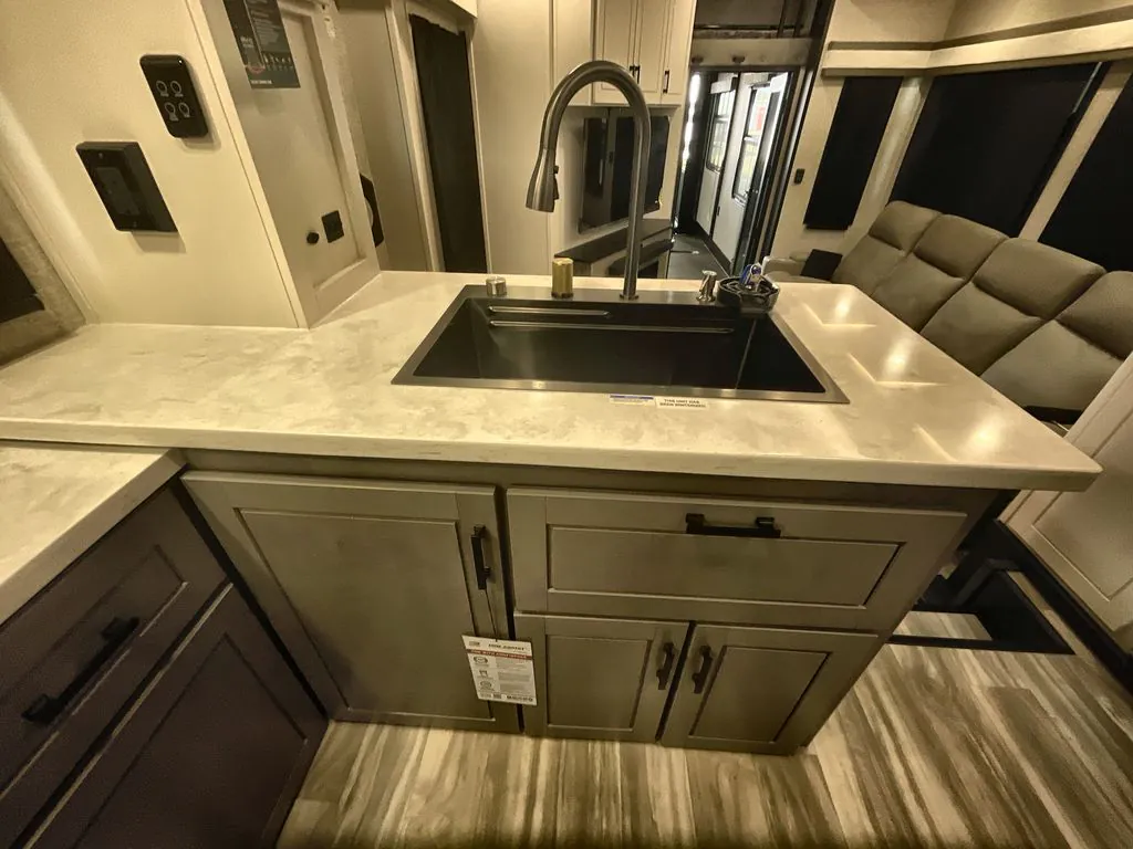 2025 Jayco Seismic Luxury Series 4113, Photos photo 24