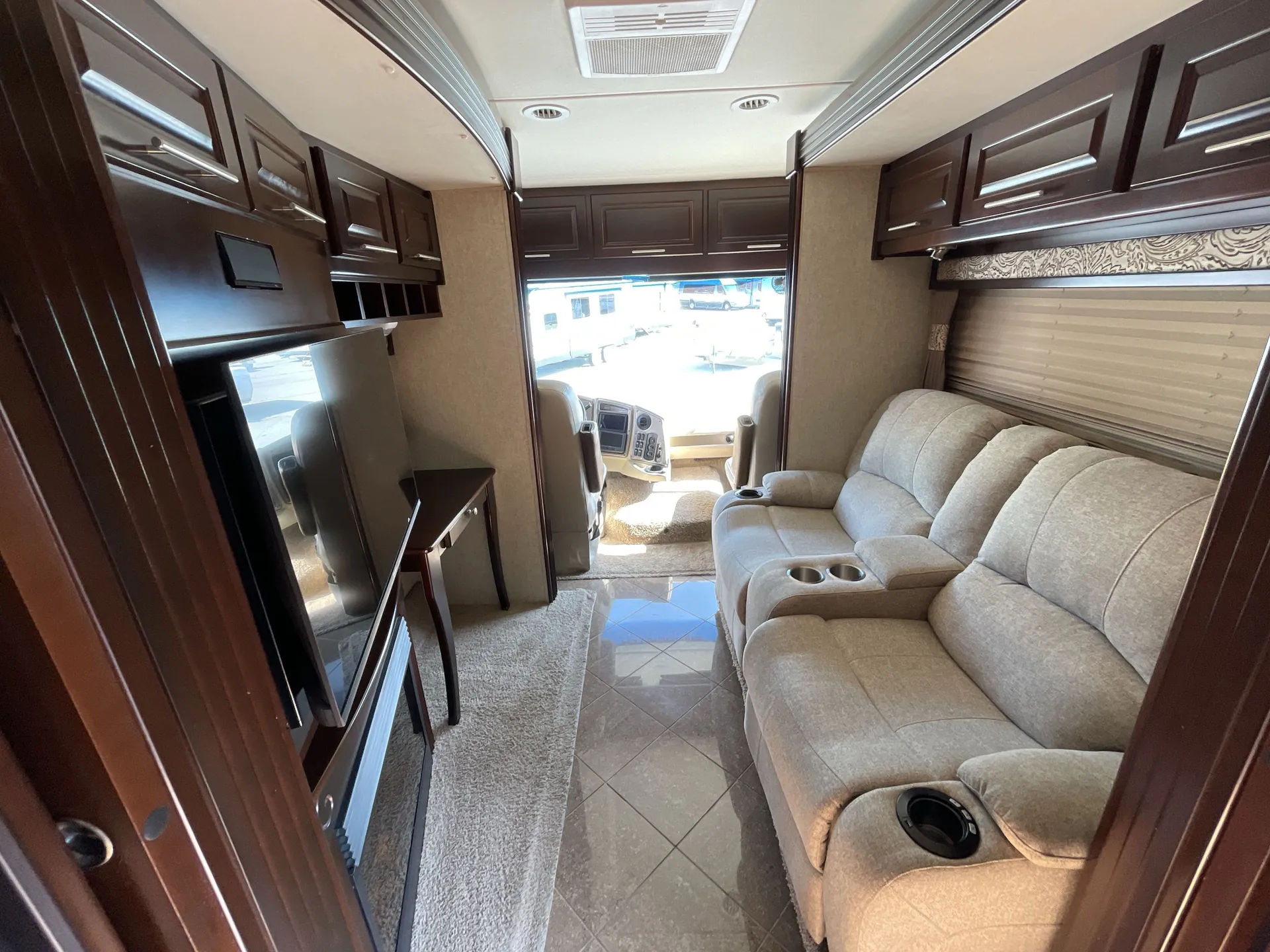 2013 Coachmen Encounter 37TZ — living area main