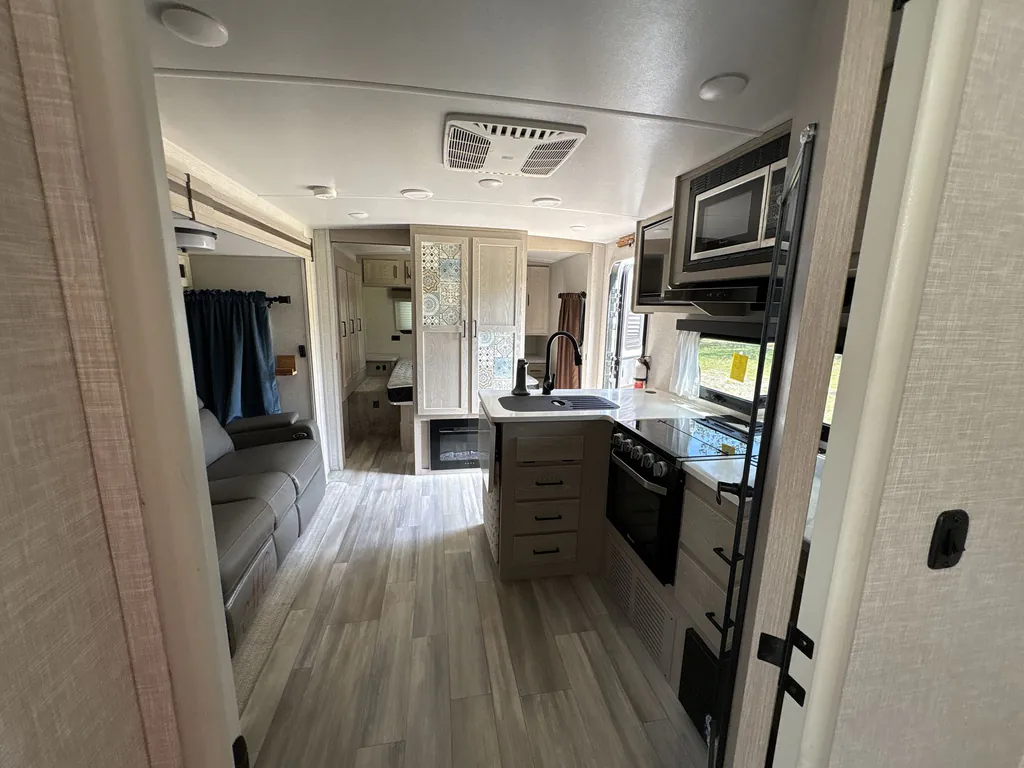 2023 Forest River Flagstaff Micro Lite 25BRDS, Photos photo 14