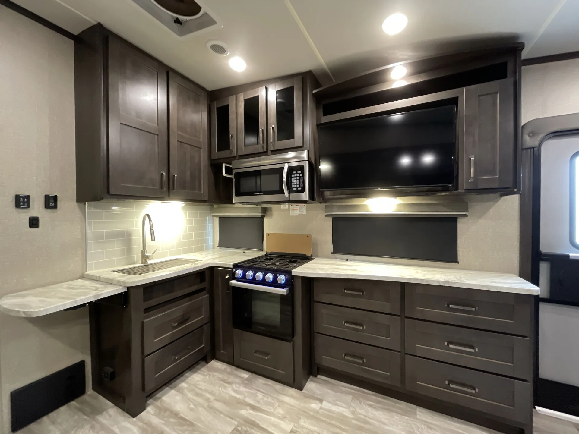 2021 Grand Design Reflection 150 Series 260RD — living area main