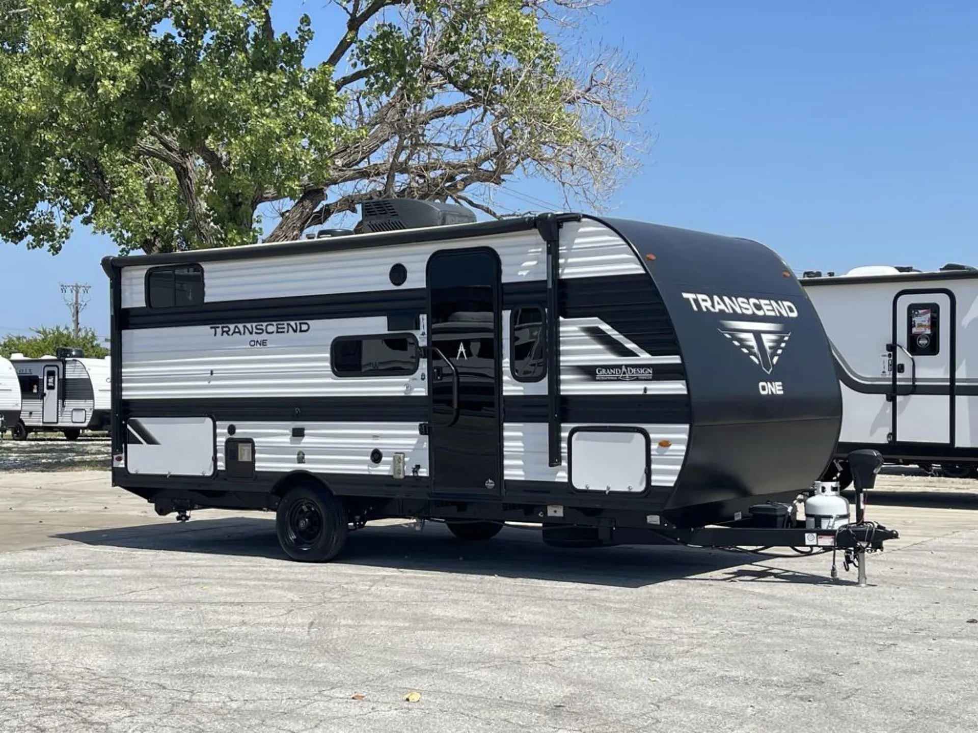2025 Grand Design Transcend One 161BH - Photo 2
