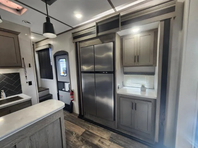 2021 Keystone Raptor 429, Photos photo 4