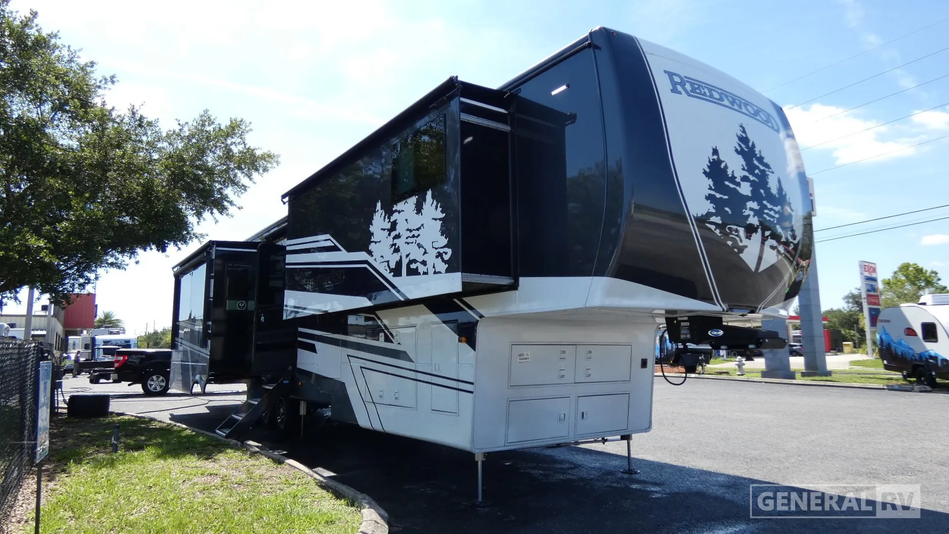 2027 Crossroads RV Redwood 412GK - Photo 2